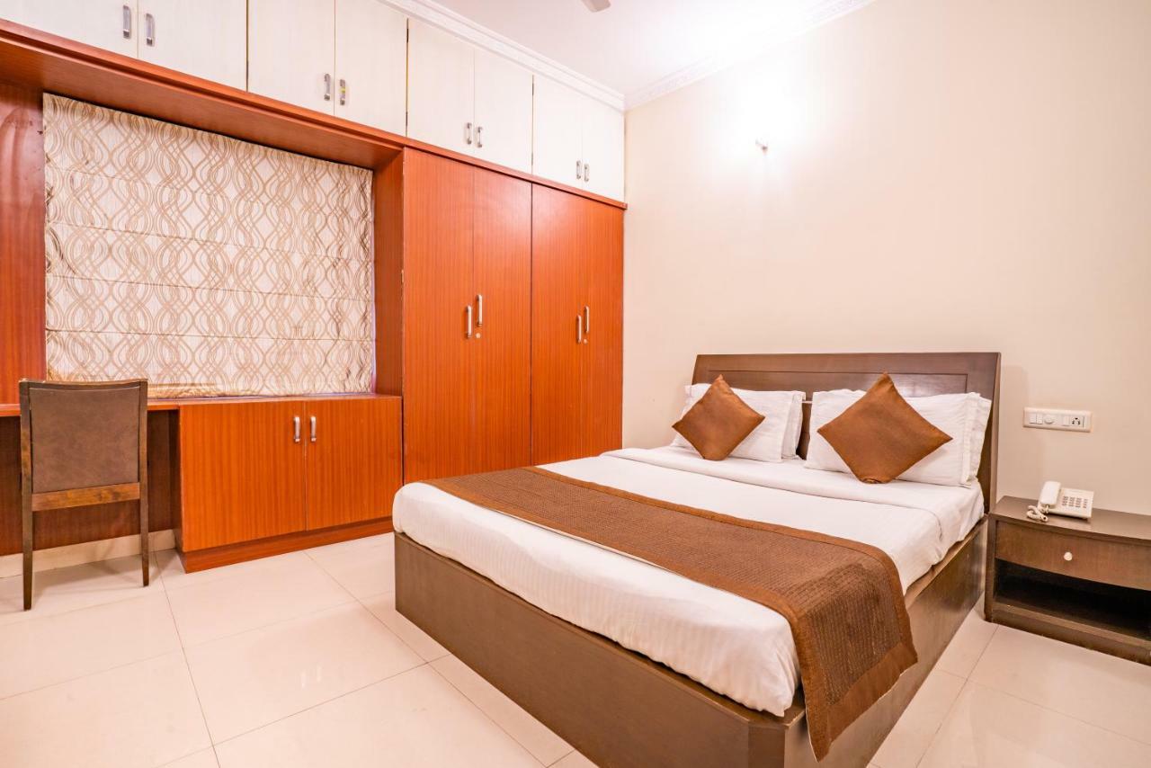 Blueberry Service Apartments Haiderabad Buitenkant foto
