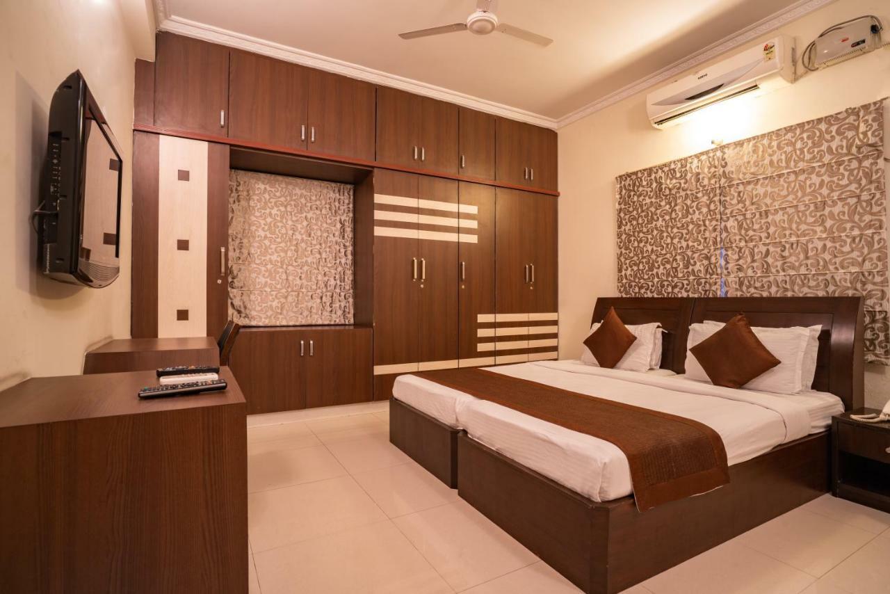 Blueberry Service Apartments Haiderabad Buitenkant foto