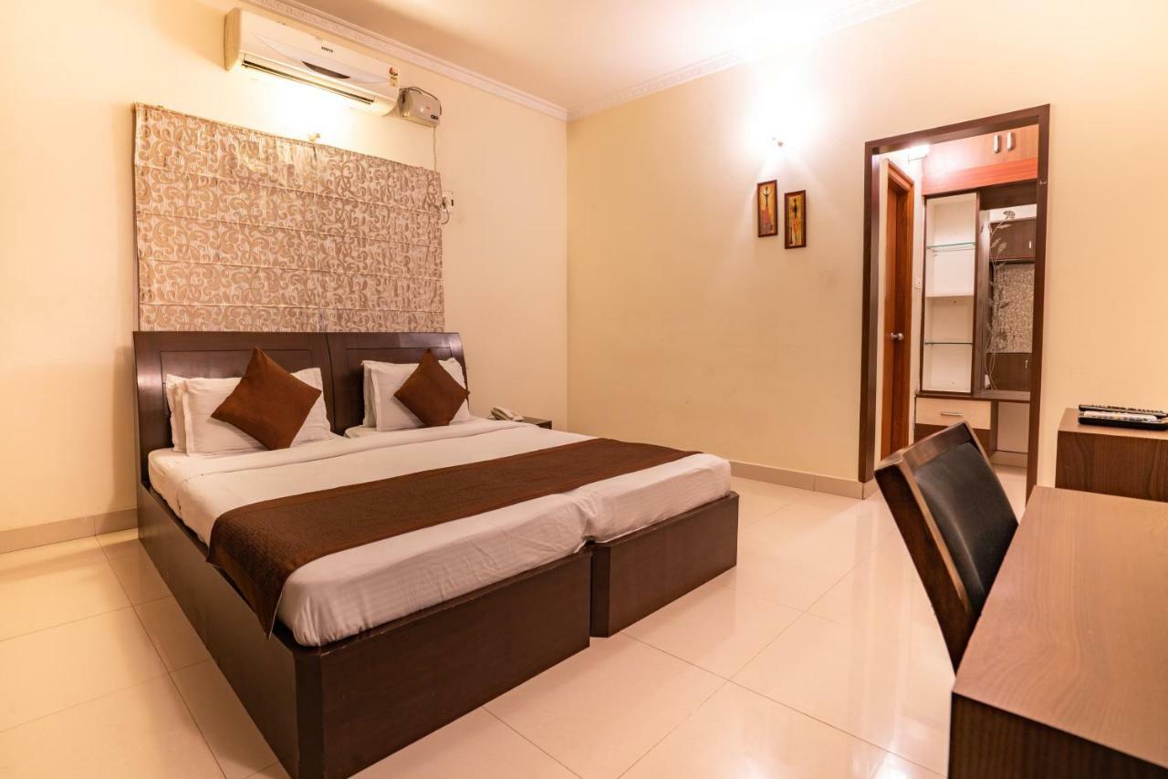 Blueberry Service Apartments Haiderabad Buitenkant foto