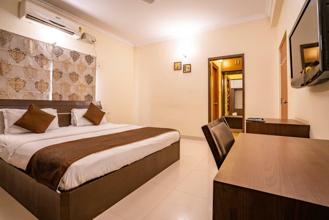 Blueberry Service Apartments Haiderabad Buitenkant foto