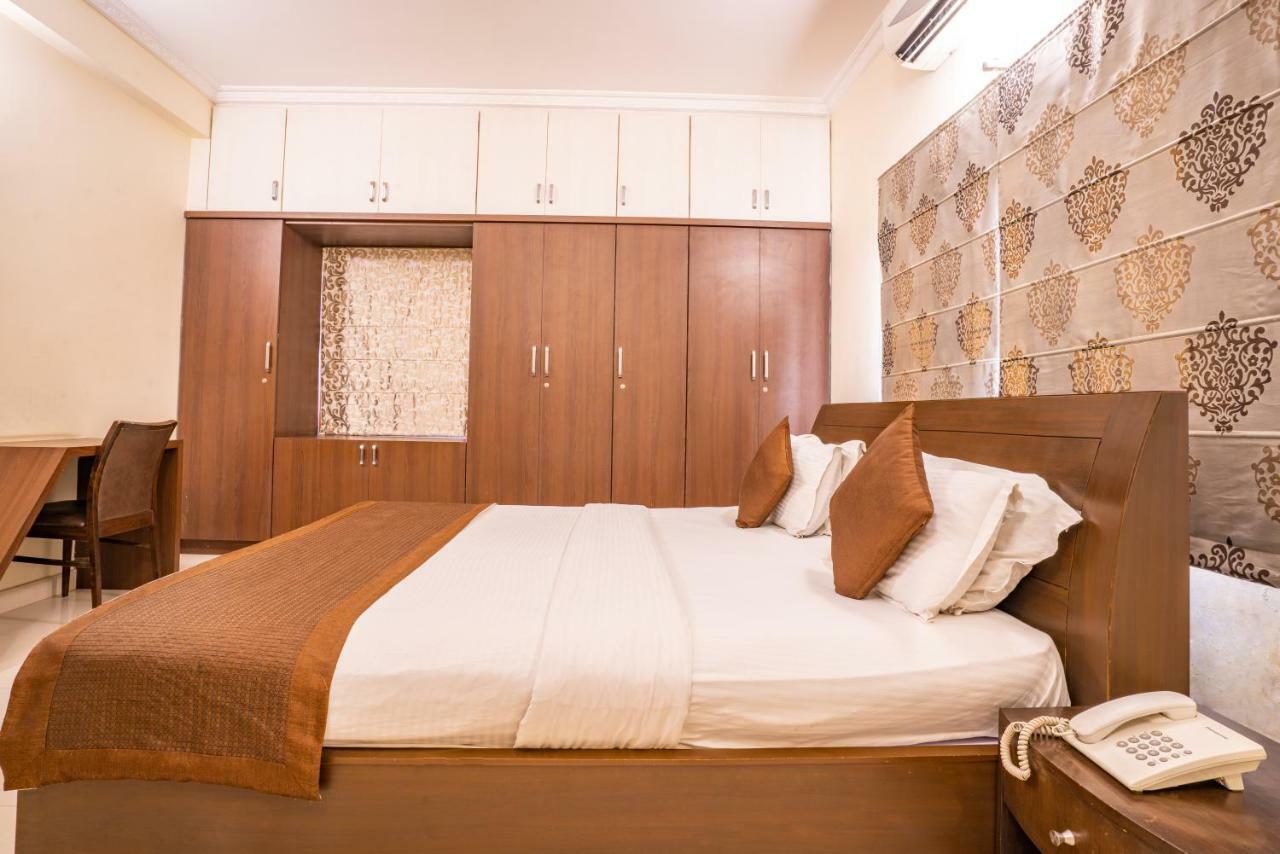 Blueberry Service Apartments Haiderabad Buitenkant foto